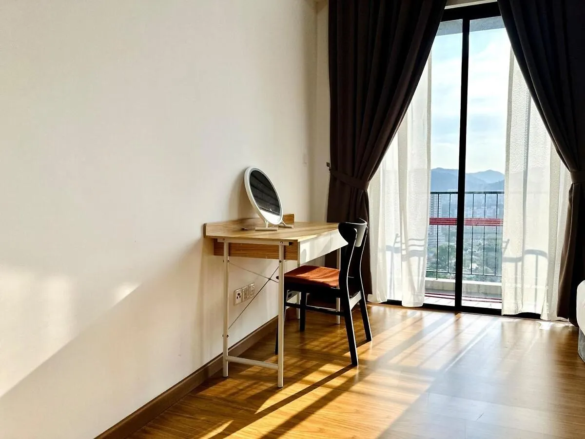 Luxury 2Br Sunnysuite Sky Pool Breathtaking Views George Town 0*,  Malaysia