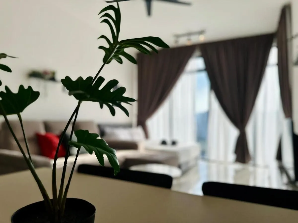 Luxury 2Br Sunnysuite Sky Pool Breathtaking Views George Town 0*,  Malaysia